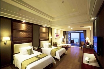 專業(yè)之選 華鑫房地產(chǎn)經(jīng)紀(jì)，大亞灣龍光城銷售領(lǐng)航者